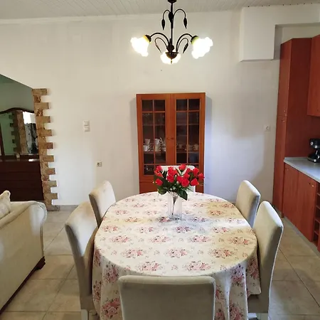 Spiti Lou Lägenhet *